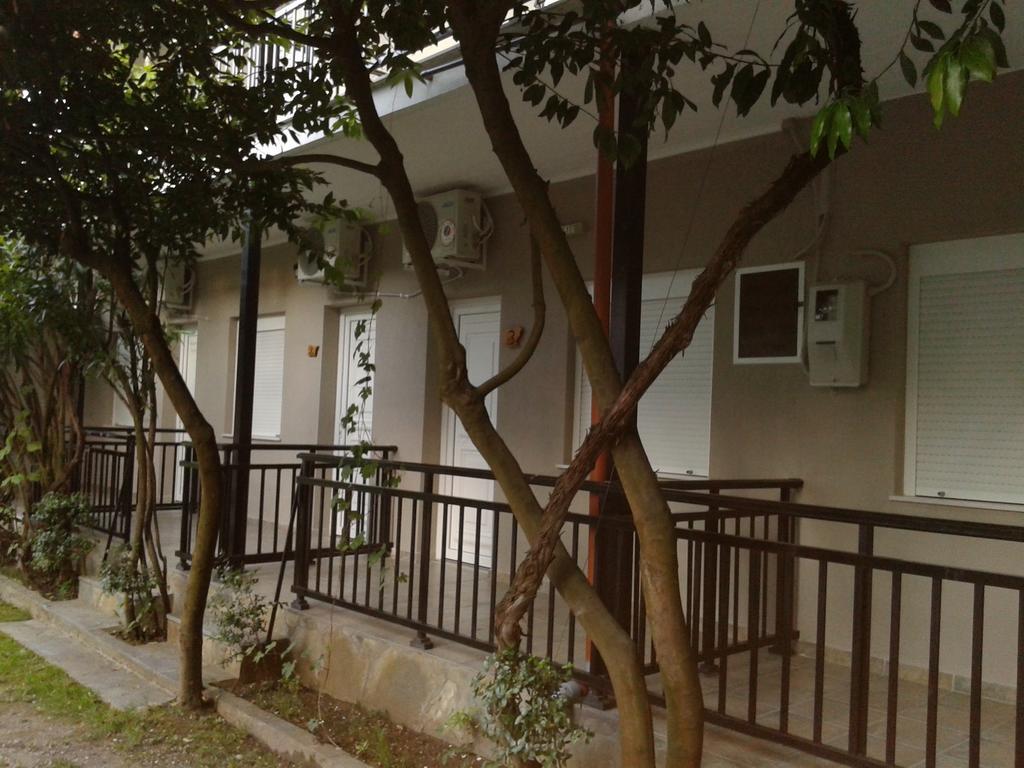 פראליה פנטליימונוס Helena Apartments מראה חיצוני תמונה
