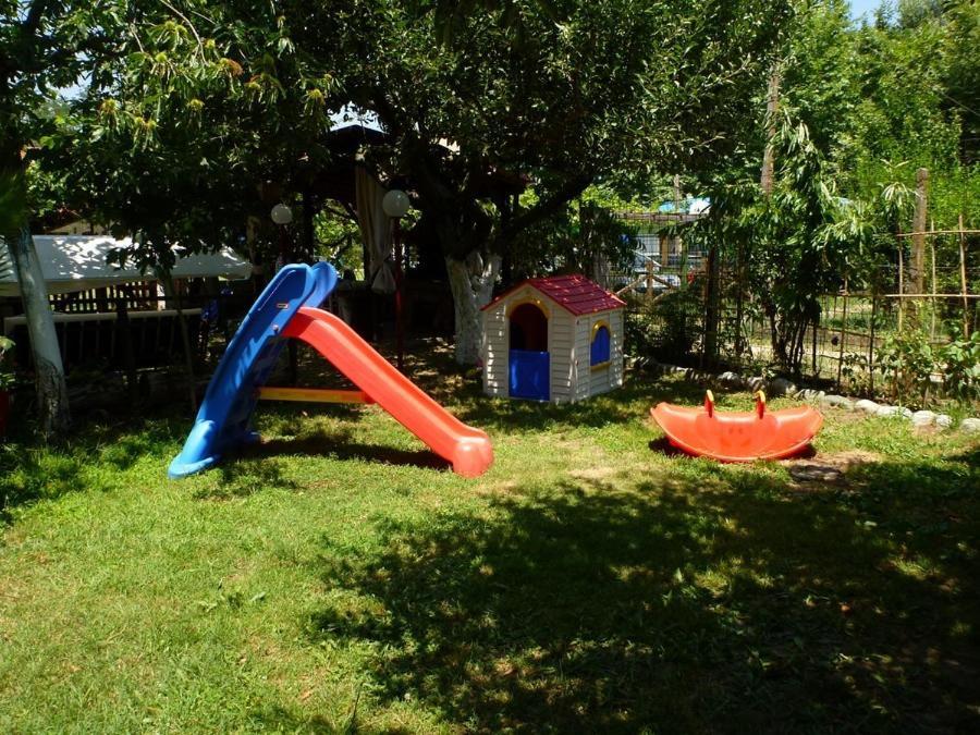 פראליה פנטליימונוס Helena Apartments מראה חיצוני תמונה