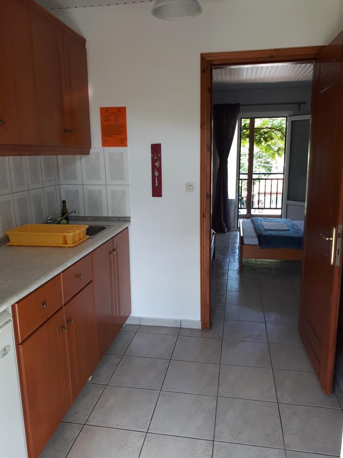 פראליה פנטליימונוס Helena Apartments מראה חיצוני תמונה