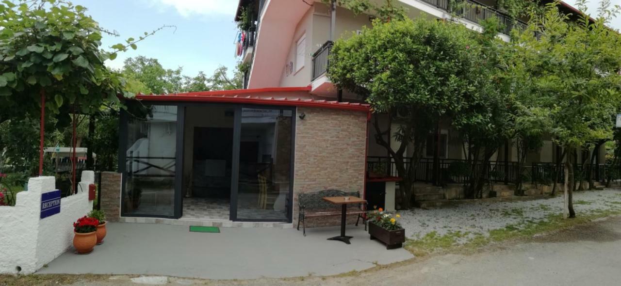 פראליה פנטליימונוס Helena Apartments מראה חיצוני תמונה